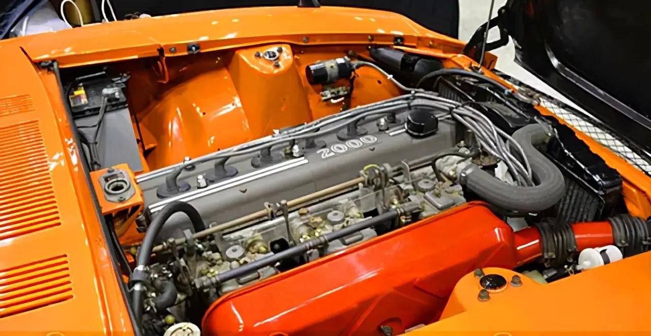 gtr,当时该车型搭载代号为s20直列六缸自然吸气发动机