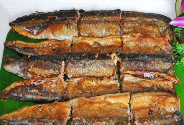 咱们都可以在餐桌上面看到海鲜的身影,这其中有八成的都是这种秋刀鱼