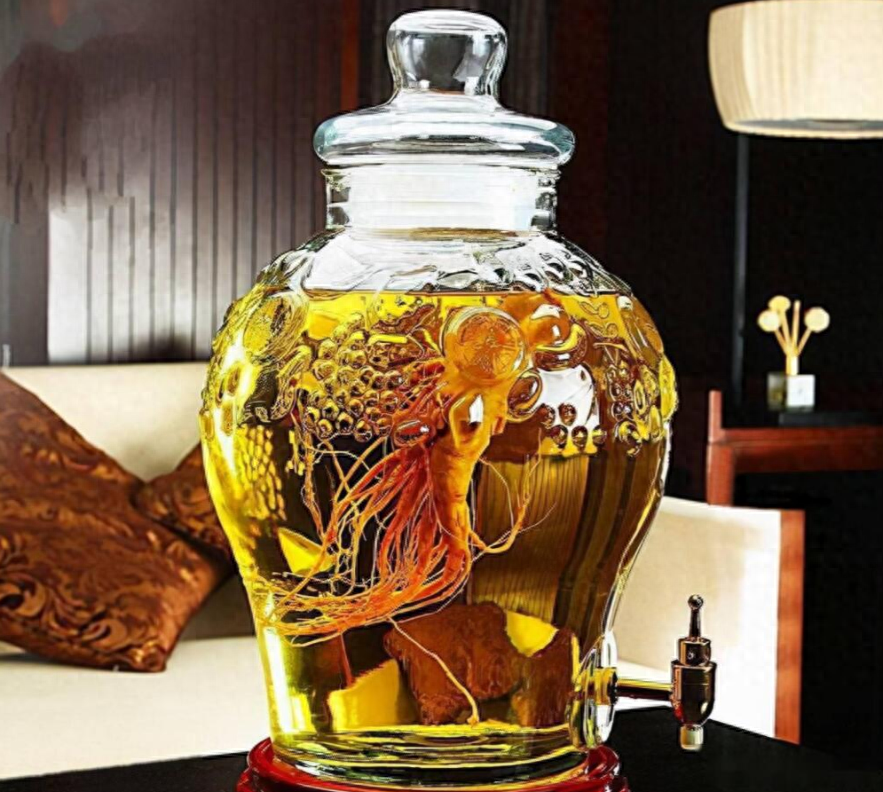 原创生吞蛇胆饮蛇胆酒有多可怕男子折腾15年差点送命浑然不知