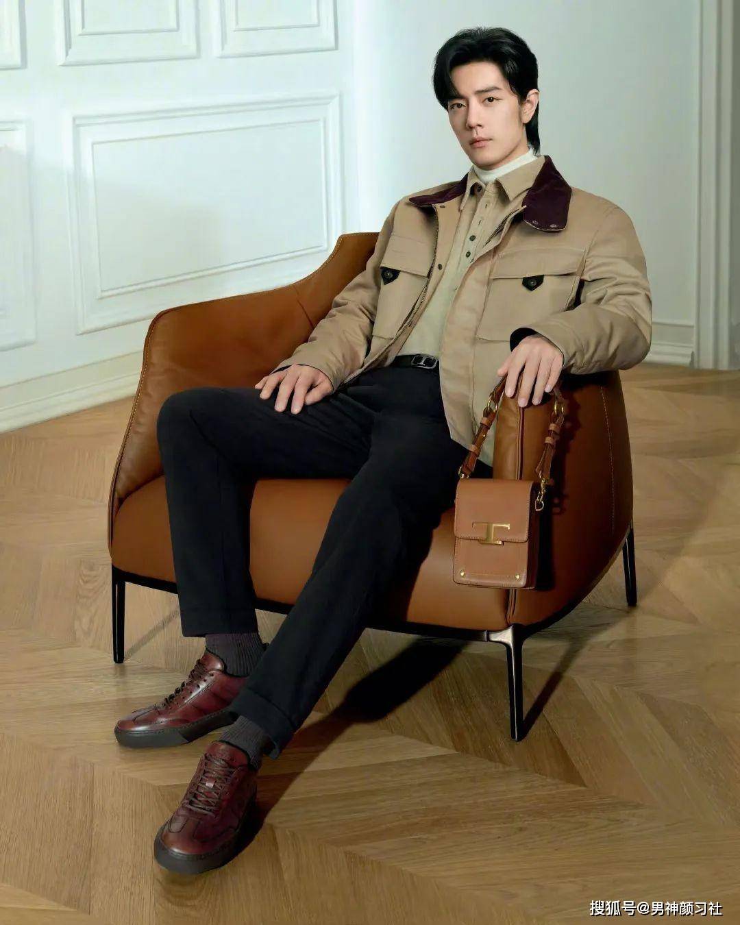 肖战的颜值不必讲了吧?今天我们来分析下他的衣品是几分!