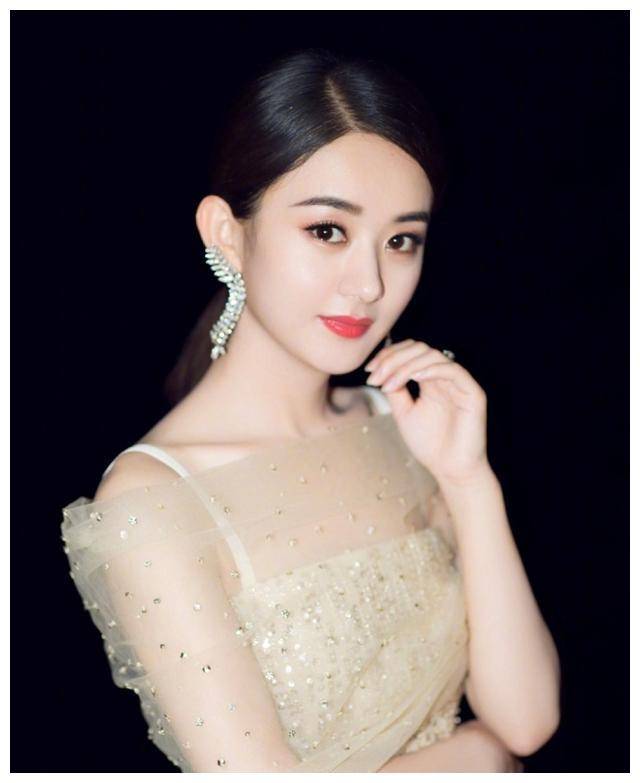 最后说说"金鹰女神"王珞丹,她的成名历程可是