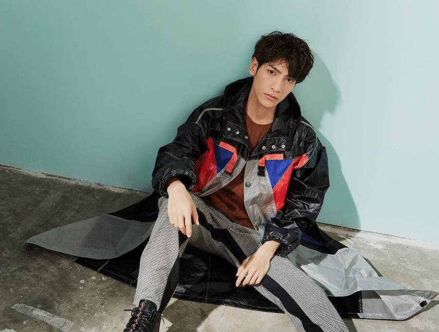 原创罗云熙是一个认真又敬业的演员生活上是一个温柔且阳光的人