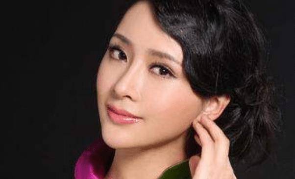 1987年出生的杨淑婷,妈妈在生下他的时候就因为工作忙碌,因此在他6岁