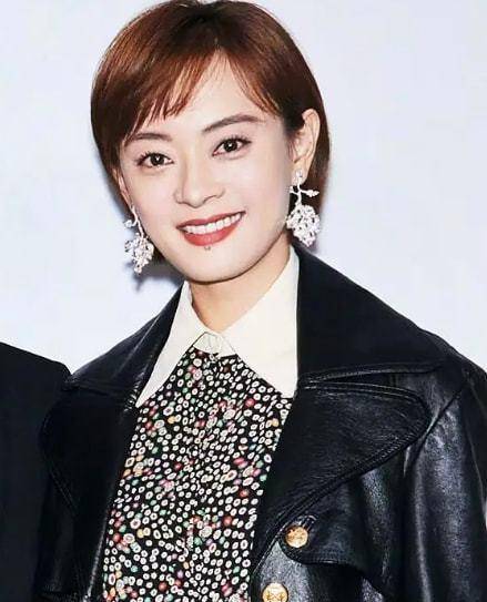 原创孙俪也炫富开300万豪车背奢侈品包网友和你骑电动车一样