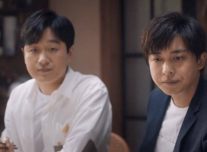 并且除了这四位优秀演员之外,张国立出演的是两位孩子的外公,田雨岚和