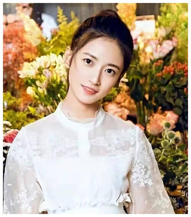 四川美女陈玉琪,魅力何在?与刘亦菲相媲美吗?