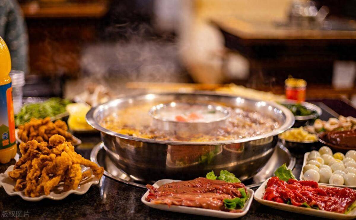 小说《带着瑜伽去旅行》第804-806章: 一起吃火锅_小亮_赵洁_赵翠马