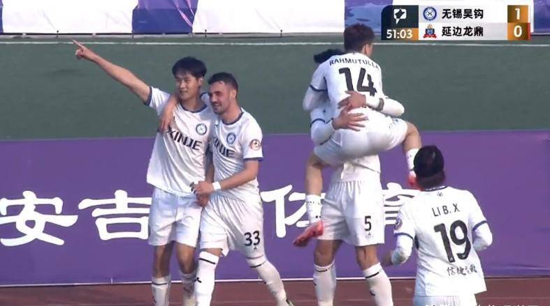 原创201100中甲疯狂一日重庆战平冰城无锡击败延边南北狮战平