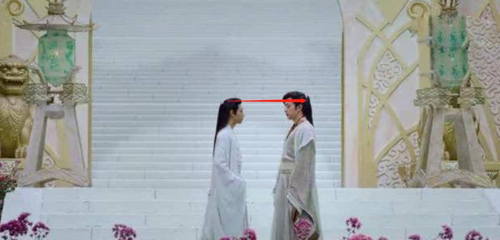 偶像剧男主踩推车走路,有人屁股下垫石头_身高_黄轩_罗云熙