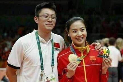 原创曝女排魏秋月疑似离职海南出游十分惬意丈夫袁灵犀升官了
