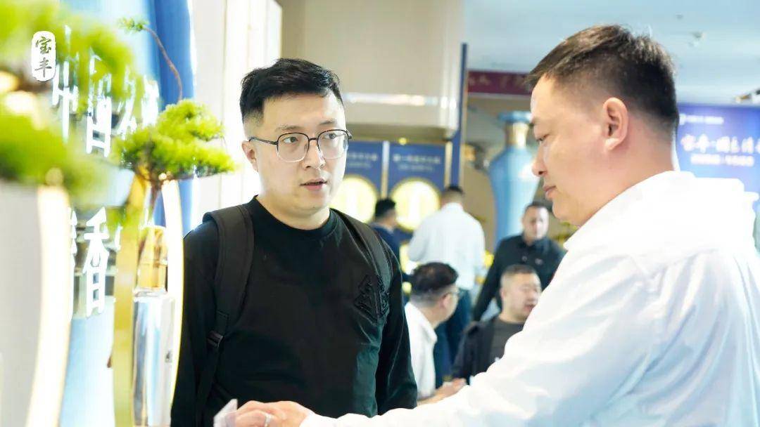 进行深度洽谈,整体设计在大气磅礴之中又透着清新时尚,清香舒适的格调