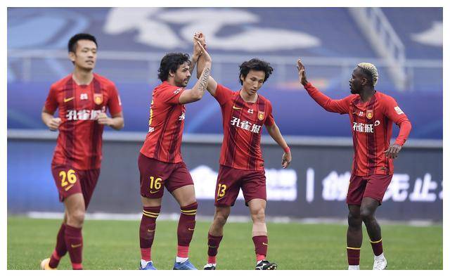 随之而来的巨变是曾被高薪引援的国际球星纷纷离队,张呈栋回归北京