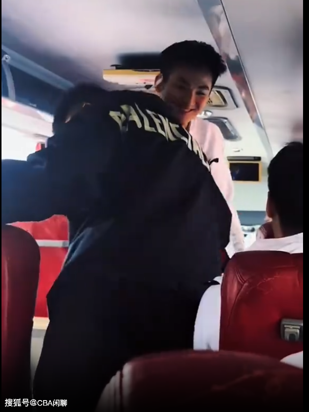 好消息新疆官宣赵睿回归阿不都于德豪狂笑广东球迷热情追捧