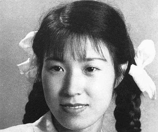 被撕碎全身旗袍也不生气,死后待遇堪称唯一_谭玉龄_日本_妻子