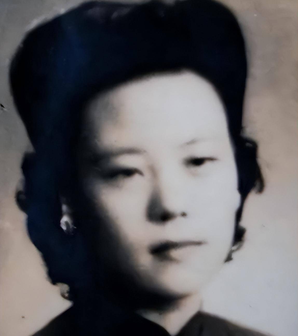 原创15岁嫁画坛巨匠张大千25年为他生下8个孩子40岁为何铁了心离婚