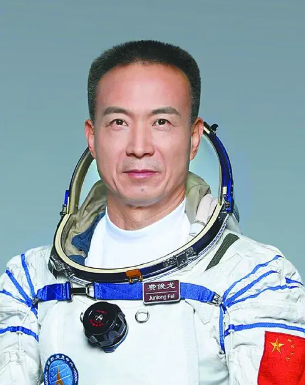 中国人6年内上月球!王亚平,费俊龙:为登月时刻准备,有何要求?_任务_我