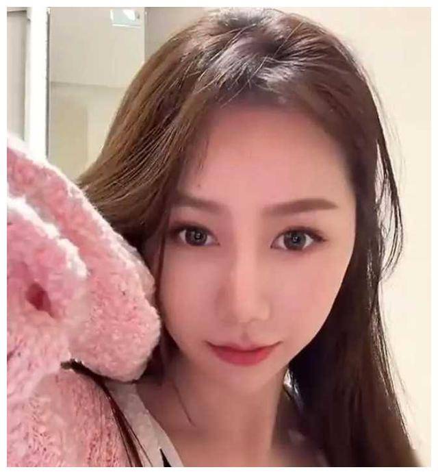 cba明星太太陈露展示极佳身材!最美太太之一,孙悦离婚传闻!