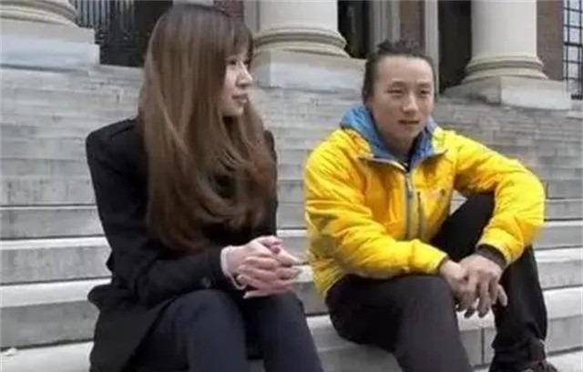 此时的尹希,可以说是前途一片光明,但就在这个时候,尹希却也深陷舆论