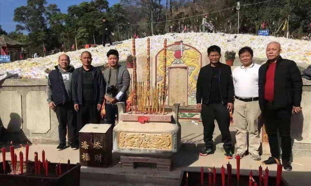 原创赵匡胤子孙墓现世一村民阻拦挖掘称这是我的祖坟不准挖