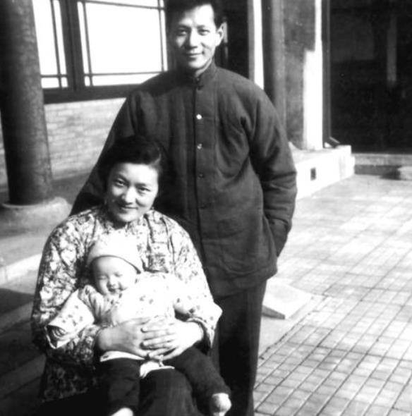 洪晃谈母亲章含之的婚姻:离婚是明智的决定,他们俩不合适_洪君彦_谈雪