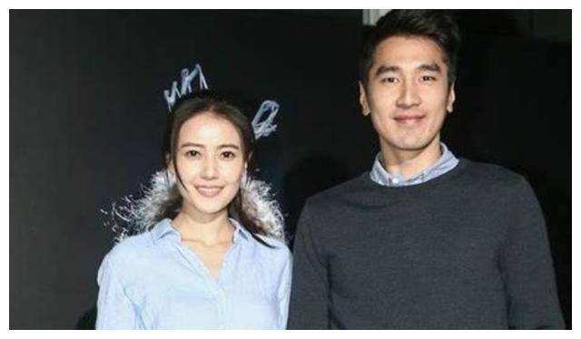 国民女神高圆圆亲密与赵又廷,现场勾肩亲吻,尽显神仙眷侣魅力