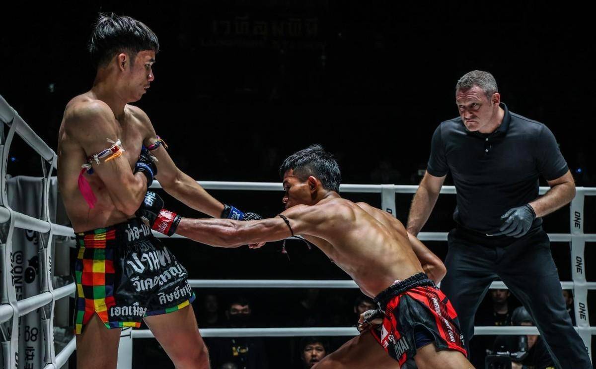 协议重量123磅泰拳比赛,(mor tor 1)第三轮1:00 tko (vk)第一回合,冬