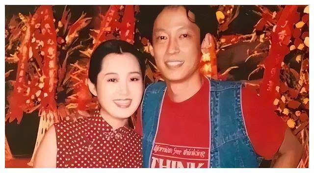 54岁许晴坦言若他仍在我已是幸福母亲的心声感人至深