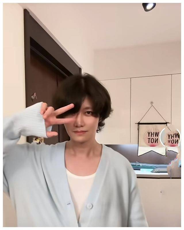 意想不到烈焰中的鬼木化身型男歌手演员赵荀爆改成功