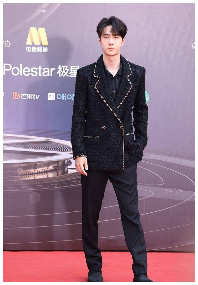 王一博 vs. 肖战:谁更帅气?