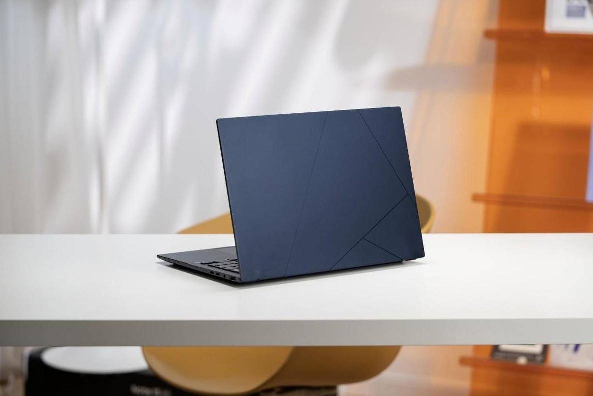 不同需求,一键满足:三款2024优质ai商务笔记本推荐