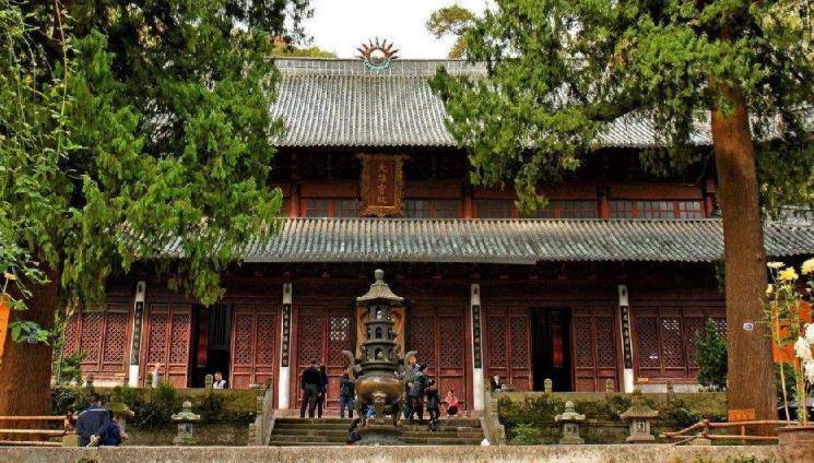 前面说到过,国清寺始建于隋朝年间,一开始它的名字是天台寺,当时它的