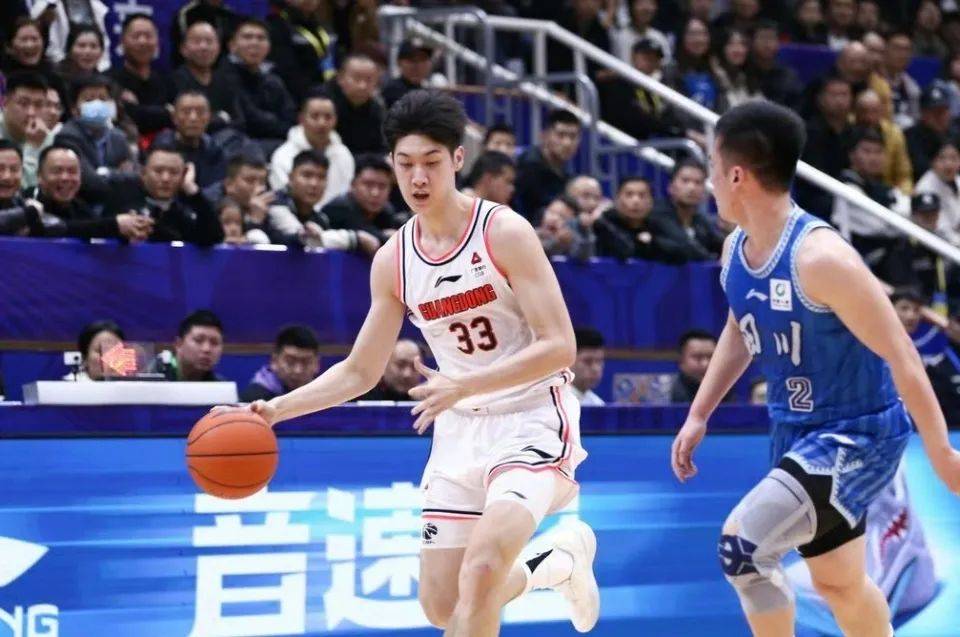 年仅18岁就能让杜锋赐予无限开火权广东新星什么背景