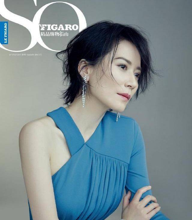 53岁的俞飞鸿至今未婚,被问及私人生活时,坦言有固定伴侣
