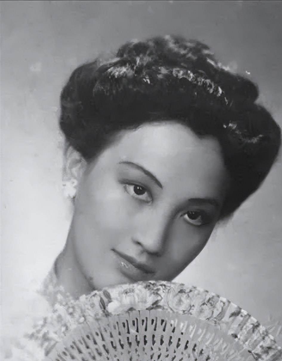 原创钱学森夫人蒋英的葬礼党旗盖身来了许多学生前来送别恩师