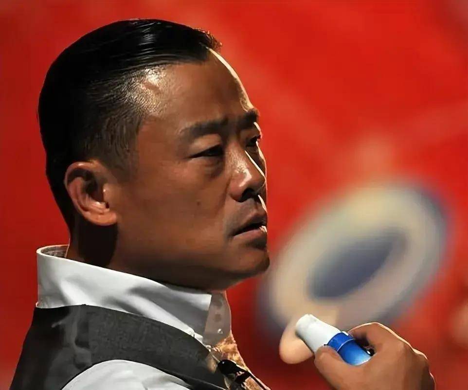 事实证明,"消失"6年的周立波,早已经走上了一条"不归路"