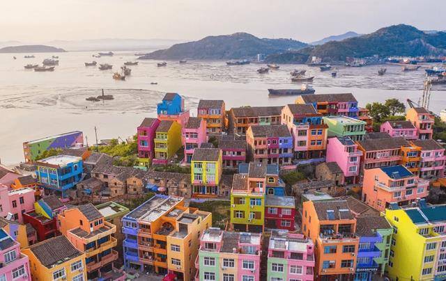 原创浙江有个小渔村各色建筑让人着迷如今已成网红打卡胜地