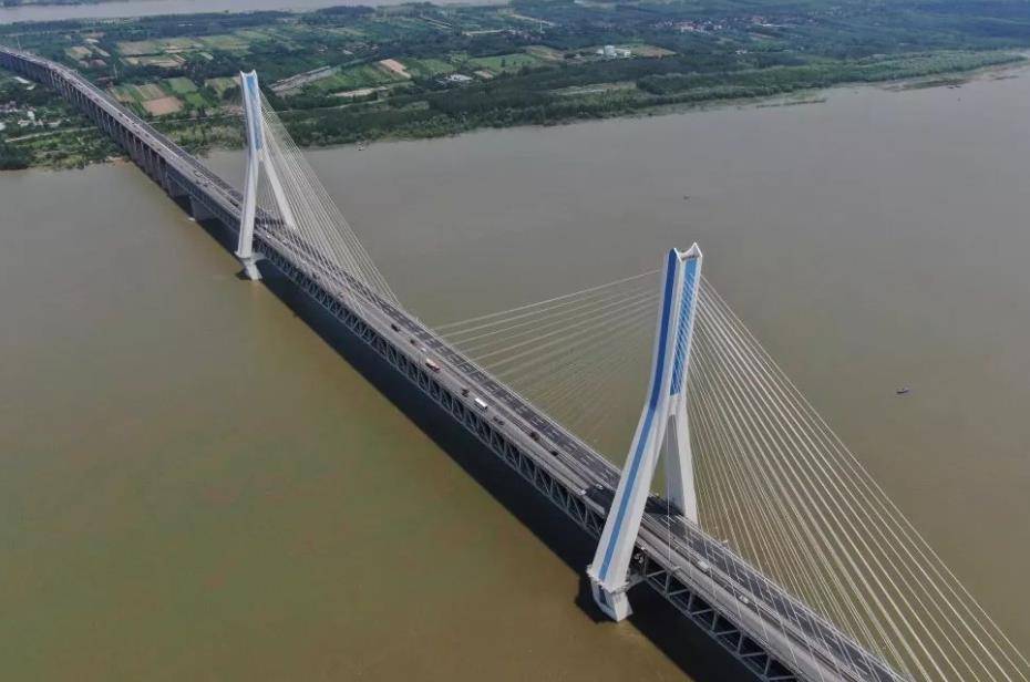 原创武汉有座让人头疼的大桥10年翻修24次并且越修越破