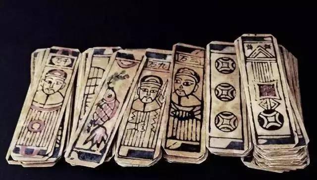 道光时的纸牌游戏为何设定一张美女牌只要抽到就必胜