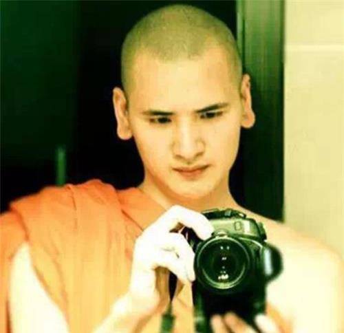 因此尽管释明心不爱说话比较内向,却依旧是单位的香饽饽,释明心的上司