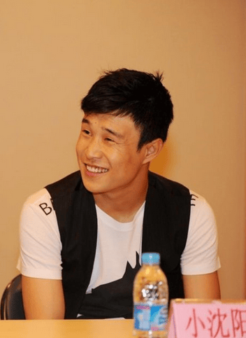 小沈阳合肥演唱会杀疯了！全程全开麦真唱，与老婆互飙高音，太震撼了-小沈阳参加安徽的综艺叫什么