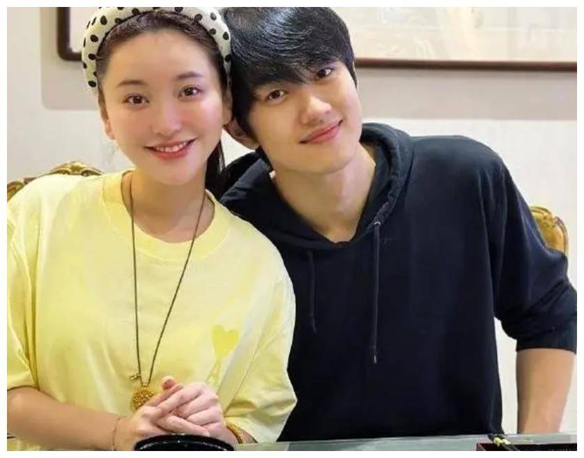 金莎与男友拍情侣大片,节目中透露见家长细节,会婚前财产公证