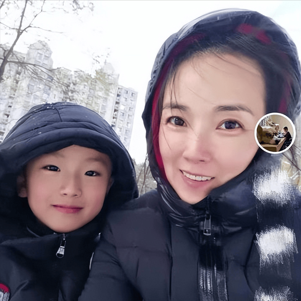 管彤与韩红传绯闻41岁结婚42岁高龄生子现在过得怎样了