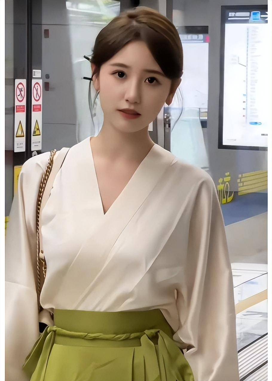 网红"一栗小莎子"官宣怀孕,评论区满是醋意,男友身份曝光