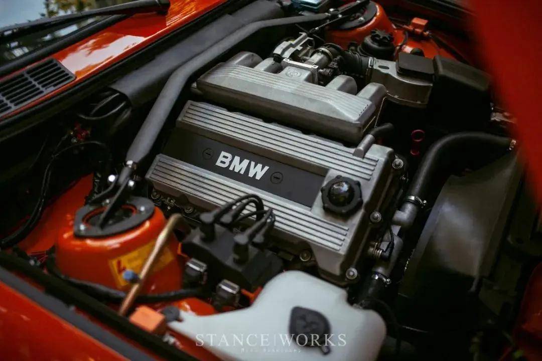 岁月带不走经典,饱经风霜的宝马e30经修复后风采依旧_搜狐汽车_搜狐网