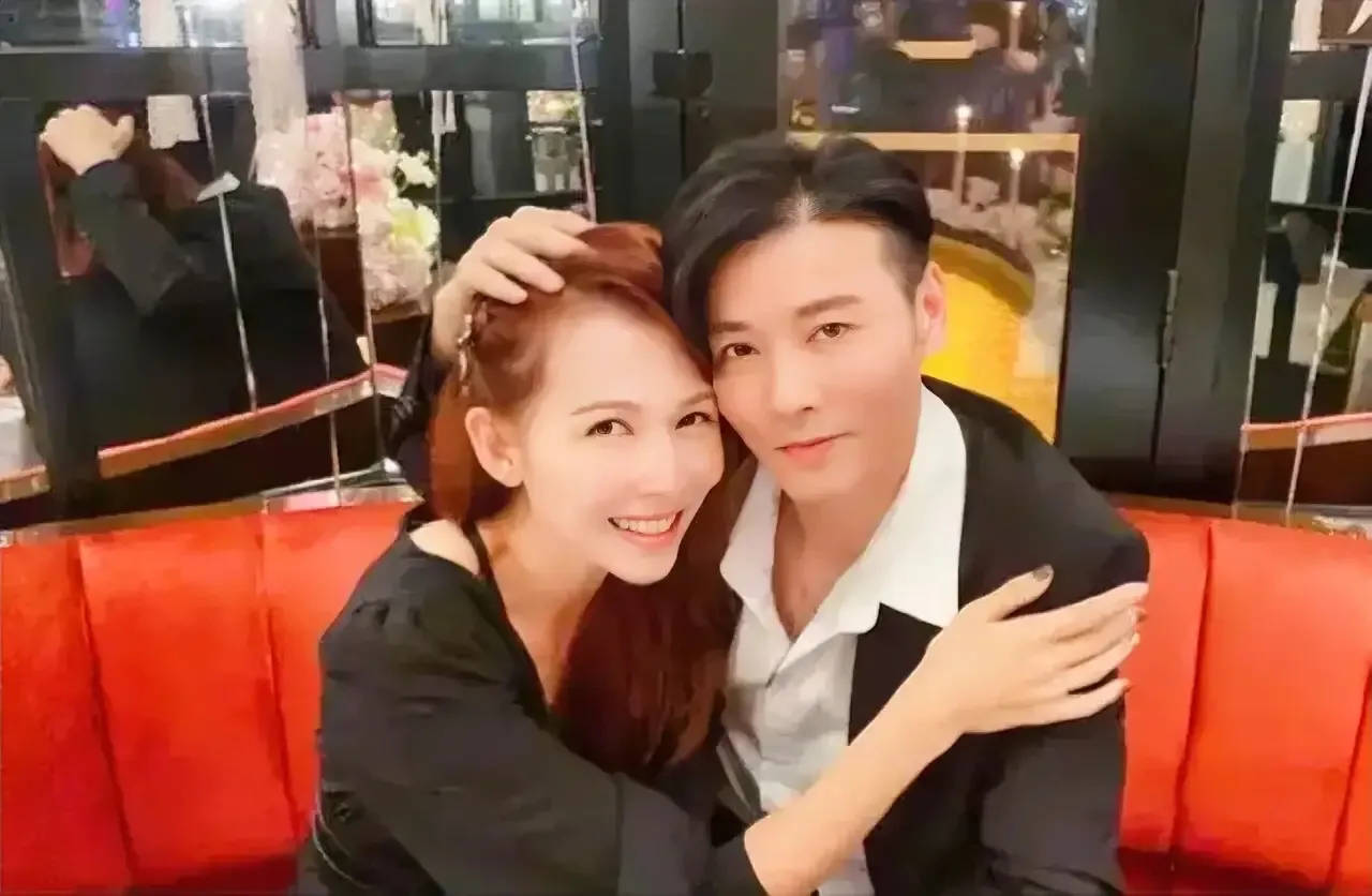 节目采访中张晋被主持人一句话问的有些生气他说蔡少芬和刘銮雄在一起