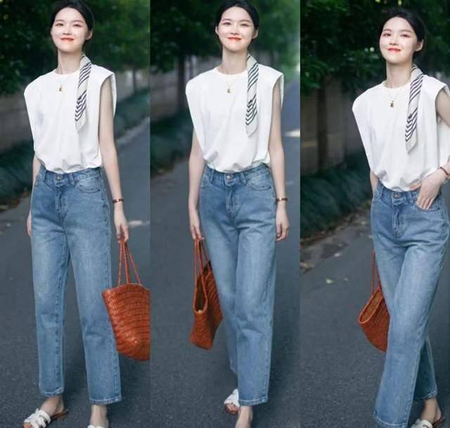 白色背心不愧是夏日必备这样搭配清爽简约舒适不费力