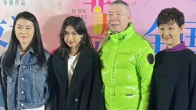 温馨时刻冯小刚徐帆与养女徐朵共庆18岁生日