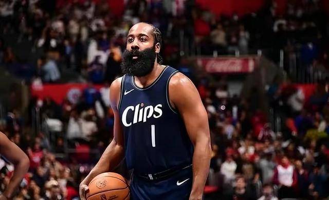 哈登心想老子以前牛是有哨啊自从不给哨了我心里没底了啊