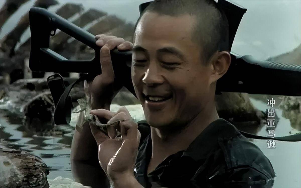 直到2001年《冲出亚马逊》才让侯勇的努力见到了太阳.