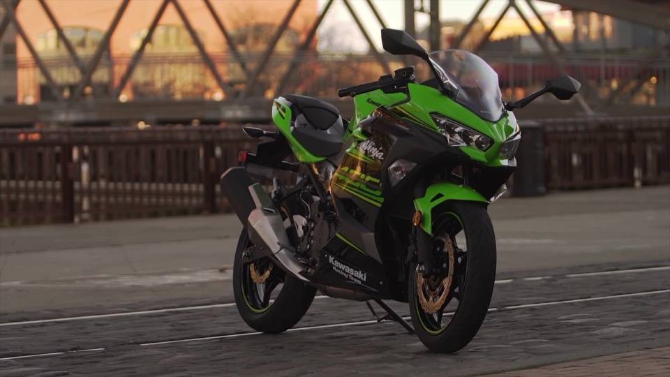 电动化失败的最佳范本:再好的川崎摩托,也斗不过3000块钱的小雅迪!